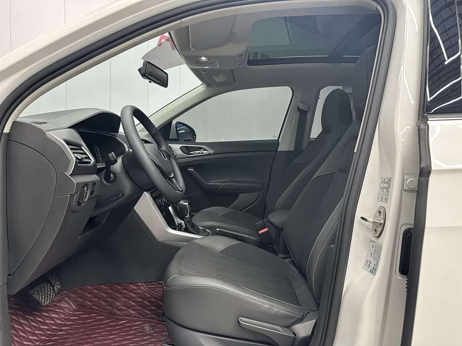 Volkswagen T-Cross 2021 car image #5