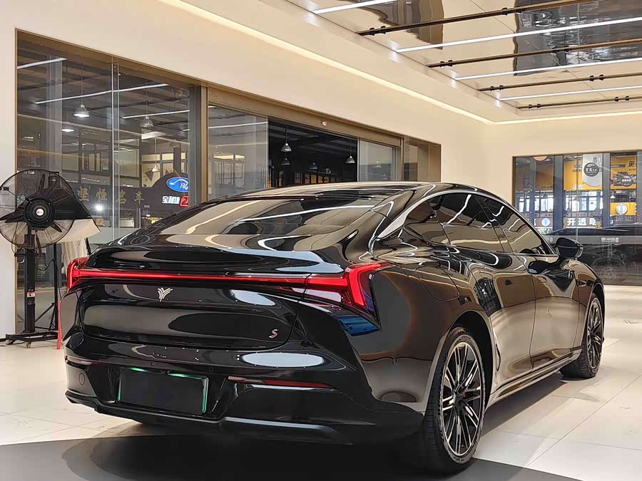 哪吒汽车 哪吒S 2023 汽车图片 #5