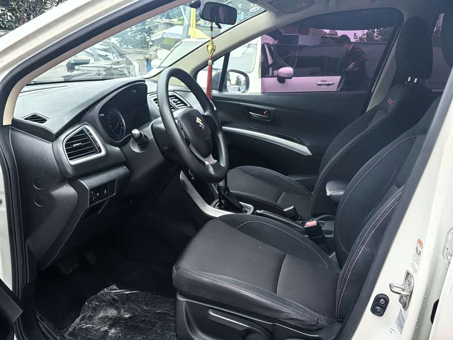 Suzuki S-Cross 2016 immagine di auto #5