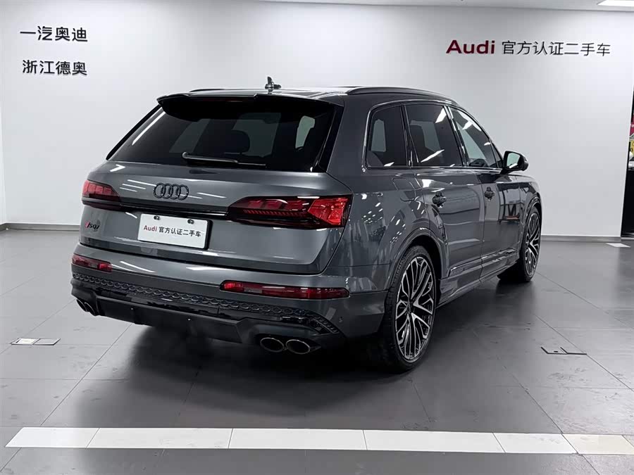 Audi SQ7 2024 car image #5