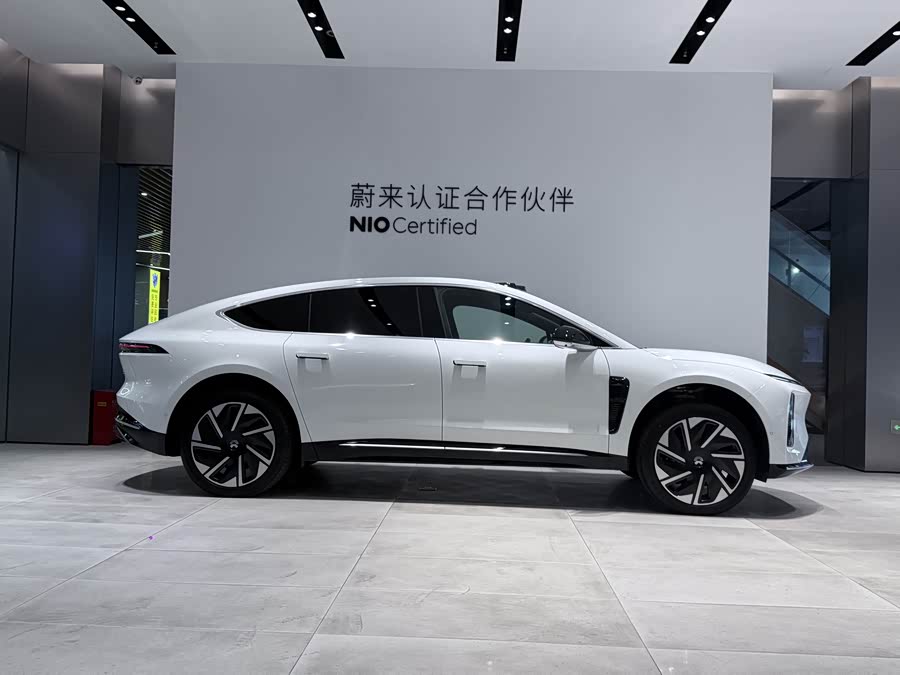 NIO ET9 2025 car image #5