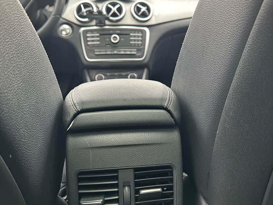 Mercedes-Benz GLA Class 2016 car image #5