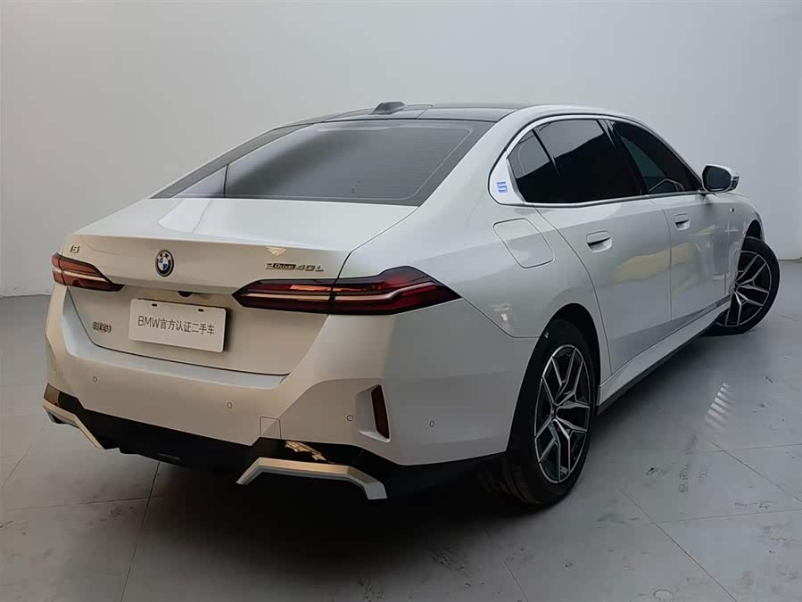 BMW i5 2025 изображение автомобиля #5