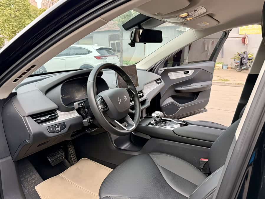 HongQi E-QM5 2024 car image #5