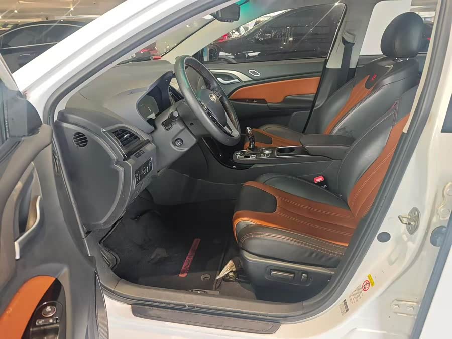 BYD Qin New Energy 2015 #5 BYD Qin New Energy 2015 car image #5