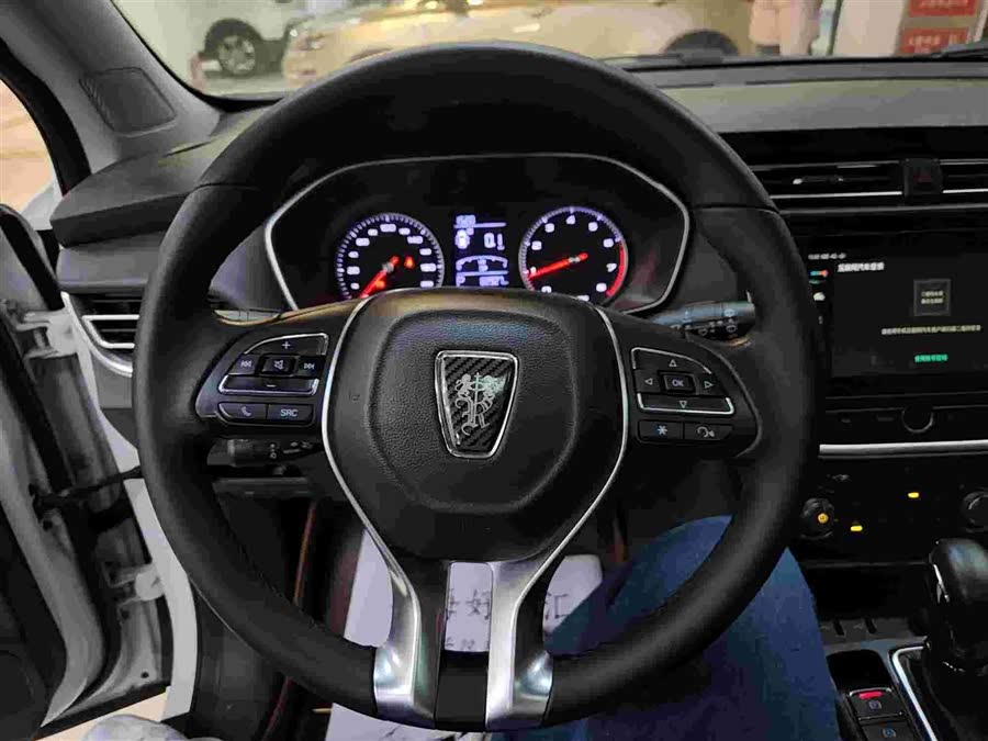 Roewe RX3 2018 изображение автомобиля #5