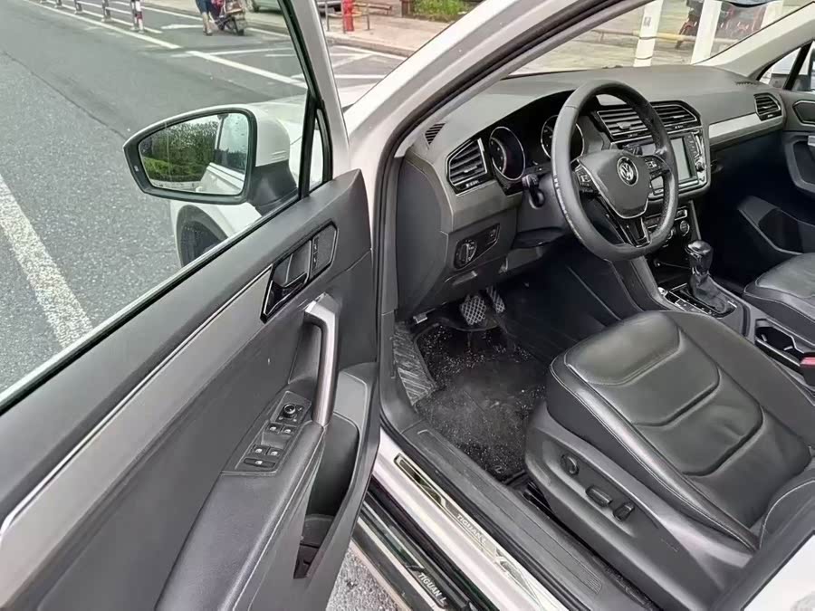 Volkswagen Tiguan L 2018 #5 Volkswagen Tiguan L 2018 car image #5