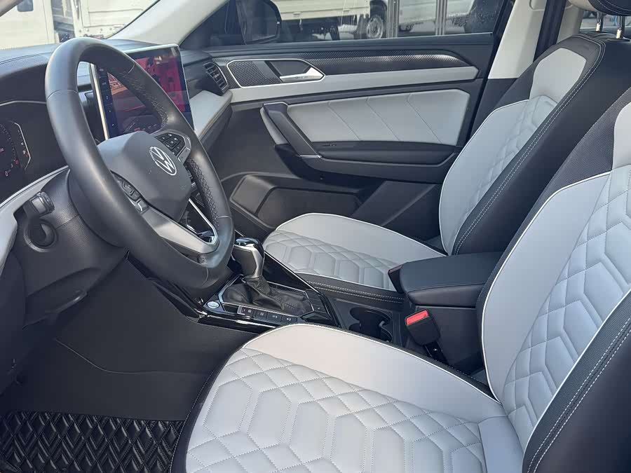 Volkswagen Tayron 2022 immagine di auto #5