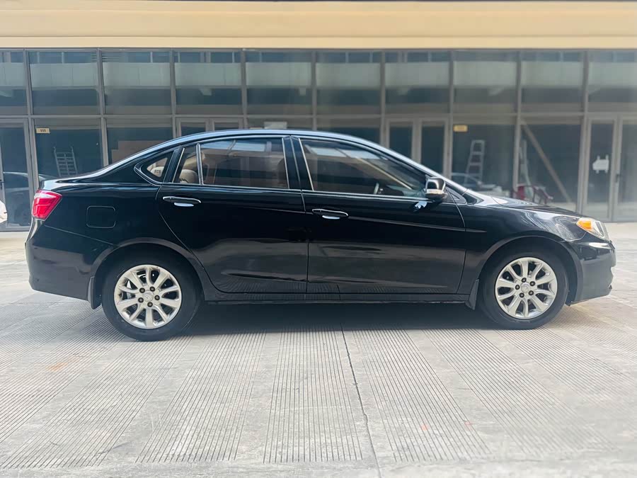 Soueast V5 Lingzhi 2014 car image #5