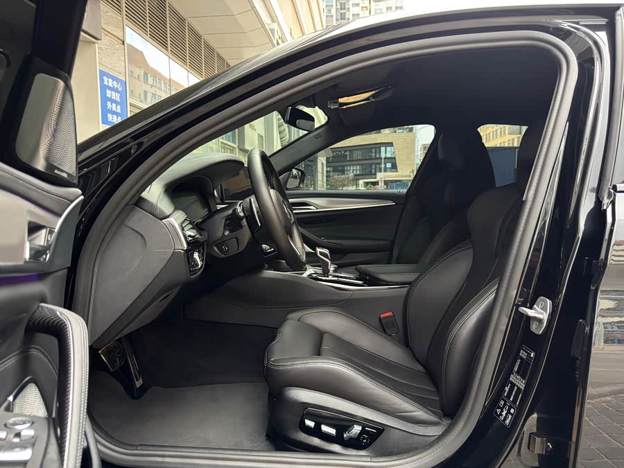 BMW M5 2023 car image #5