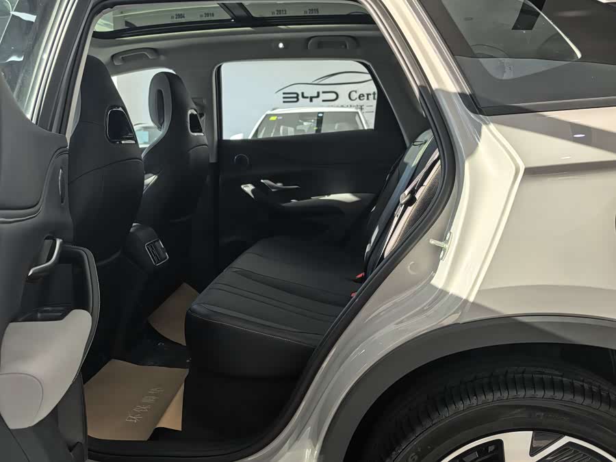 BYD Sea Lion 05 DM-i 2025 #5 BYD Sea Lion 05 DM-i 2025 car image #5