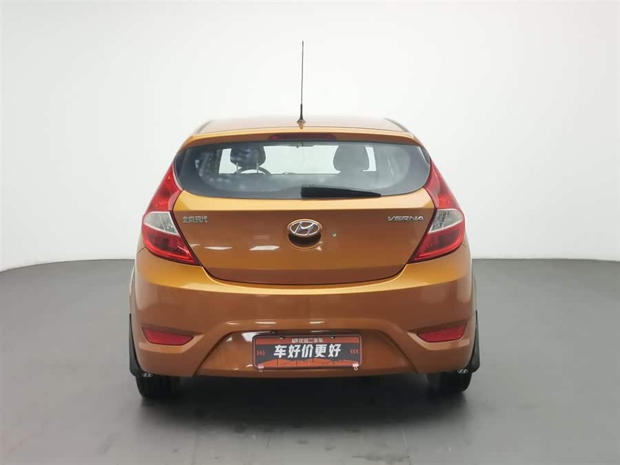 Mazda Reina Hatchback 2014 car image #5