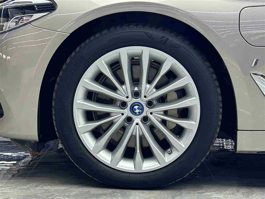 BMW 5 Series New Energy 2019 car image #5