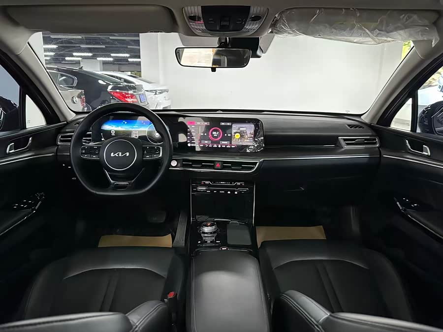 Kia K5 2023 car image #5