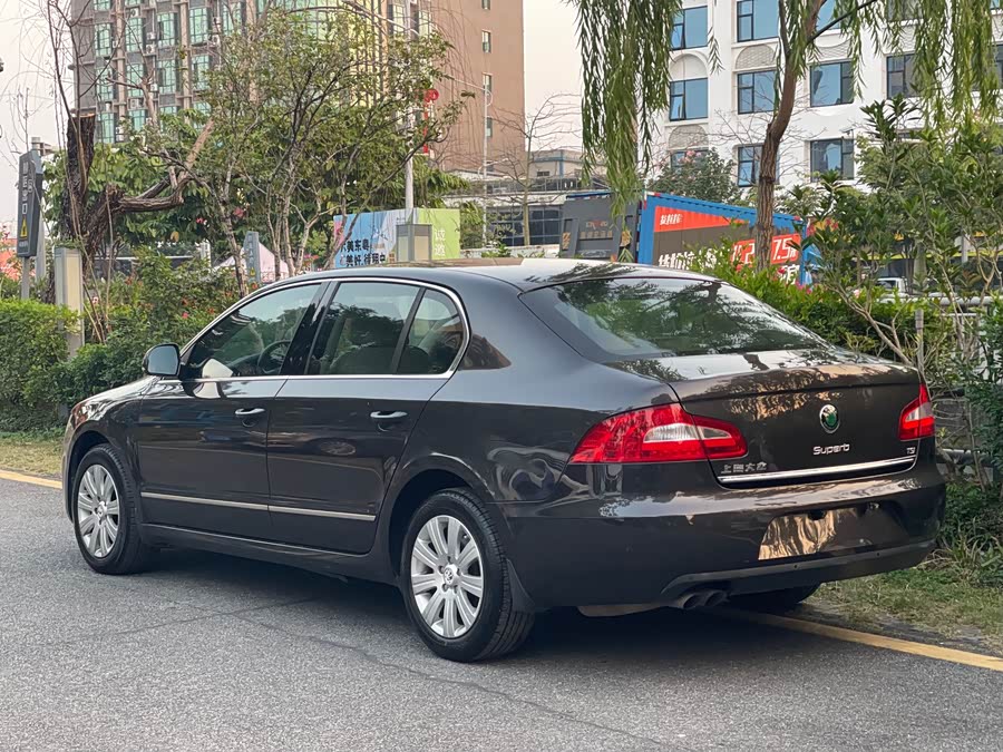 Skoda Superb 2012 immagine di auto #5