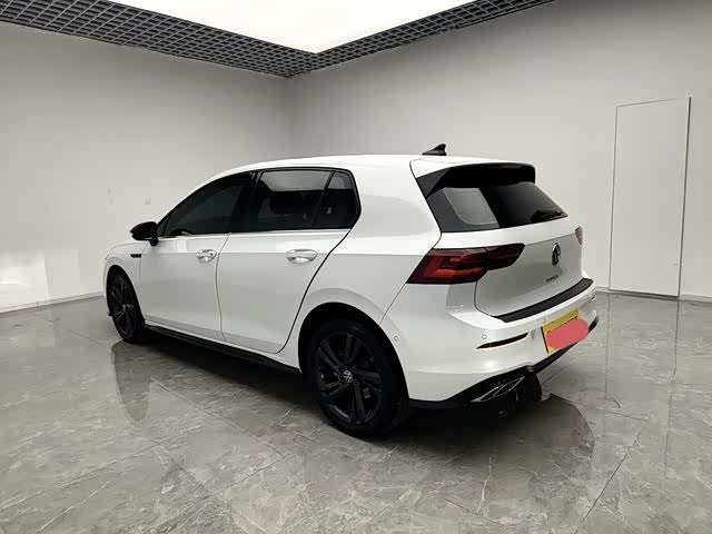 Volkswagen Golf 2023 car image #5