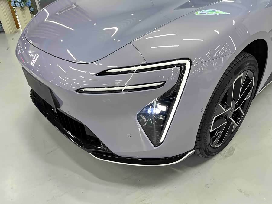 Avatr 06 2025 car image #5