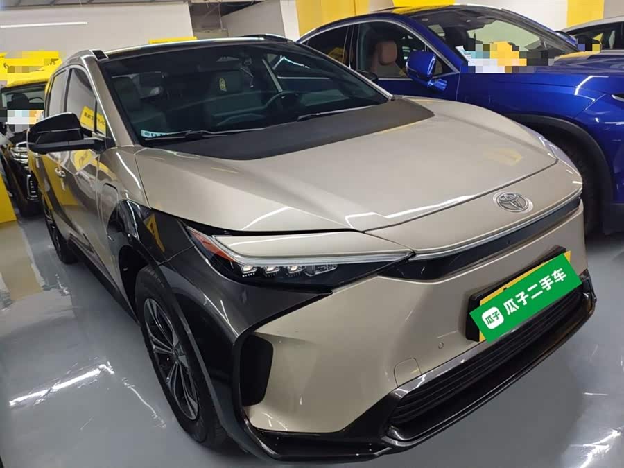 Toyota bZ4X 2022 immagine di auto #5