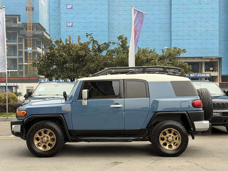 Toyota FJ Cruiser 2011 car image #5