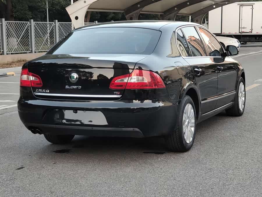 Skoda Superb 2013 car image #5