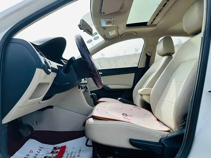 Skoda Rapid 2015 #5 Skoda Rapid 2015 car image #5