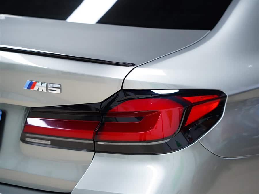 BMW M5 2022 صورة سيارة #5