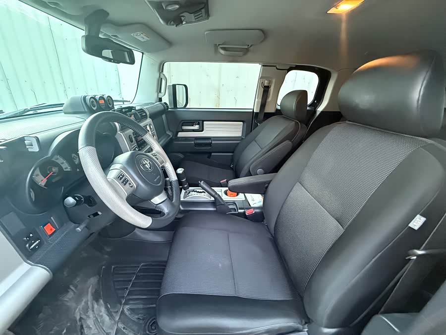 Toyota FJ Cruiser 2016 car image #5