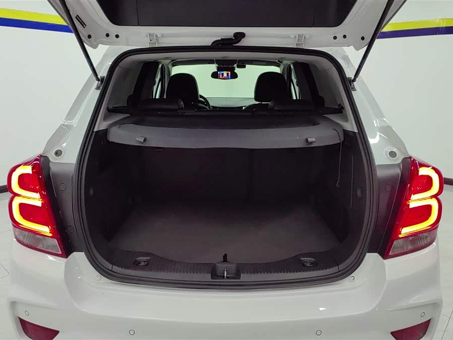 Chevrolet Tracker 2017 car image #5