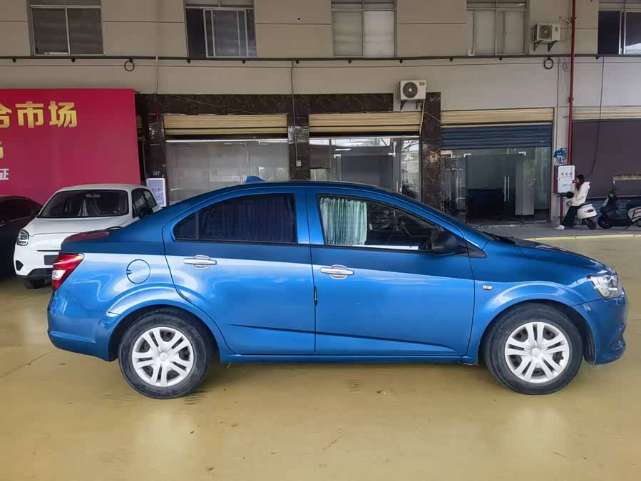 雪佛兰 爱唯欧 2015 汽车图片 #5