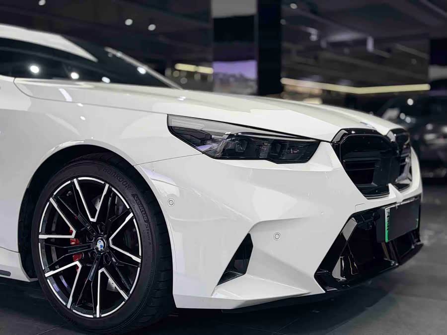 BMW M5 New Energy 2025 #5 BMW M5 New Energy 2025 car image #5