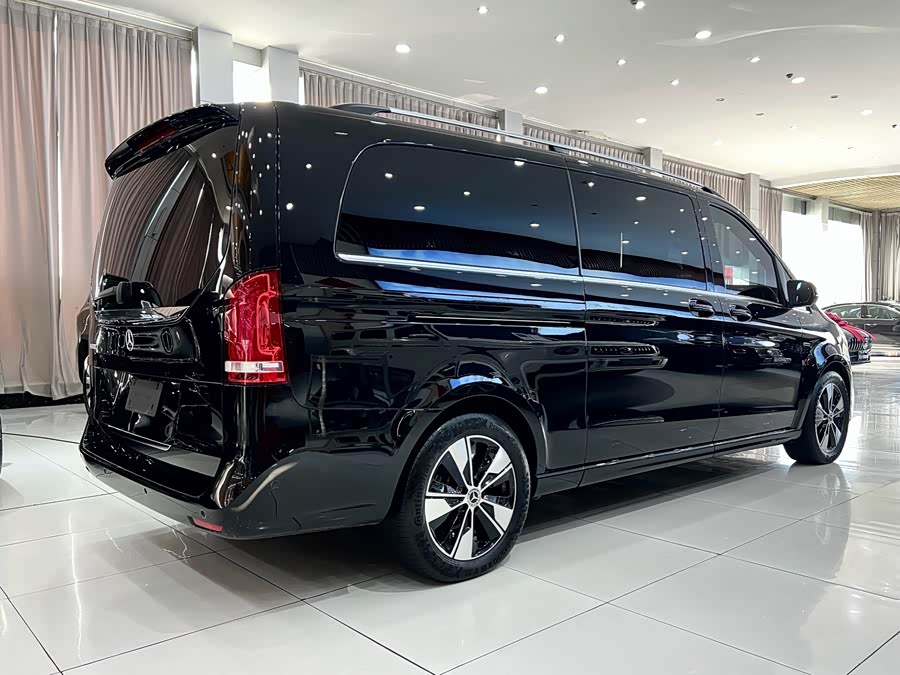 Mercedes-Benz V Class 2023 immagine di auto #5