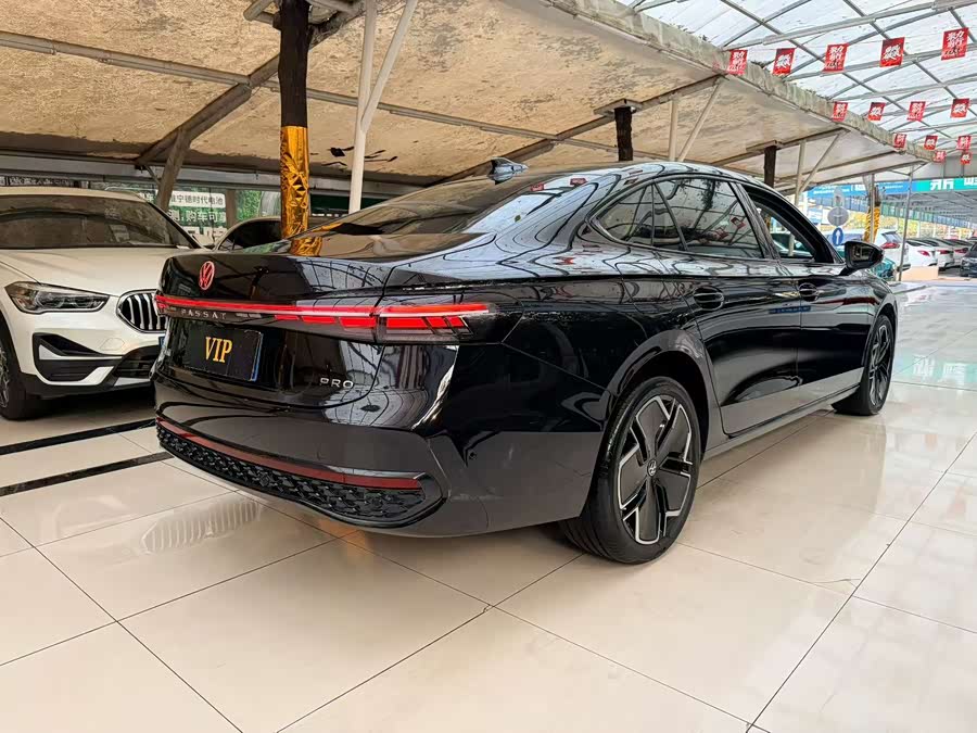 Volkswagen Passat 2024 car image #5