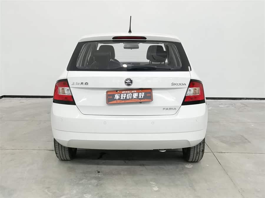 Skoda Fabia 2015 car image #5