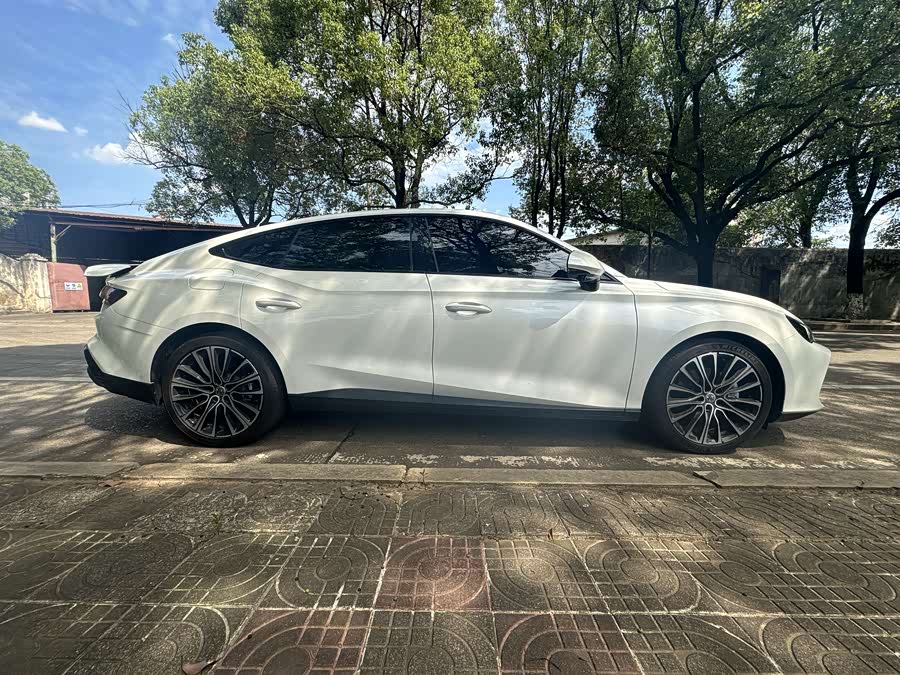 MG 7 2023 car image #5