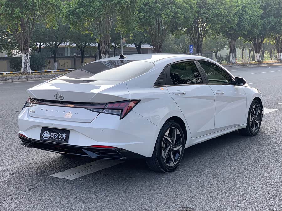 Hyundai Elantra 2022 car image #5