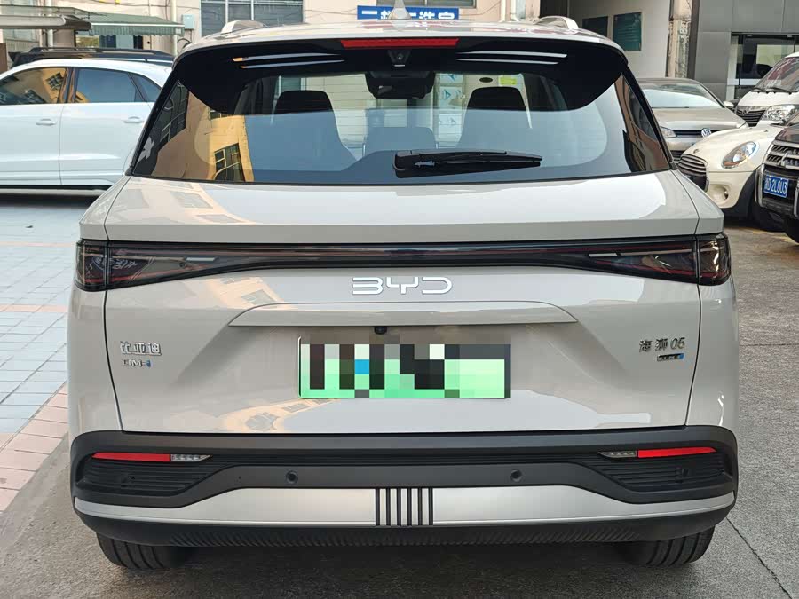 BYD Sea Lion 05 DM-i 2025 car image #5