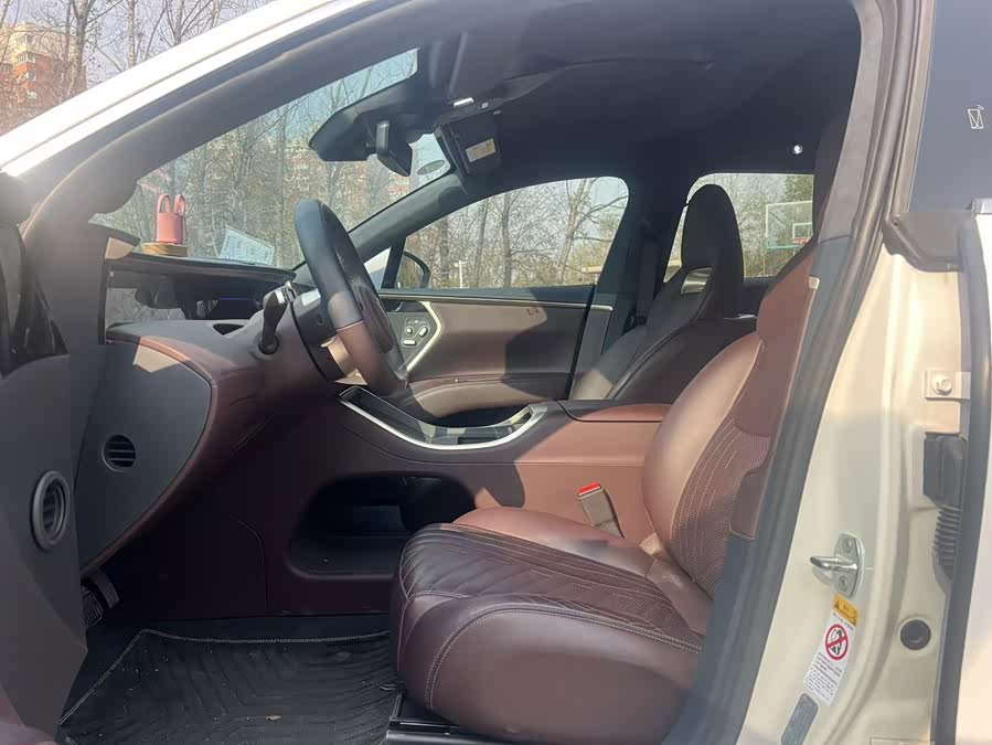 Avatr 11 2024 car image #5