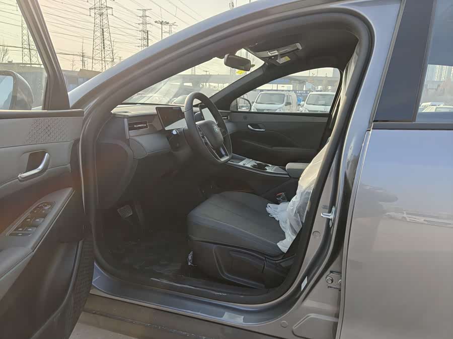 BYD Qin Plus 2025 immagine di auto #5