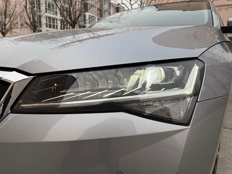 Skoda Superb 2019 #5 Skoda Superb 2019 car image #5
