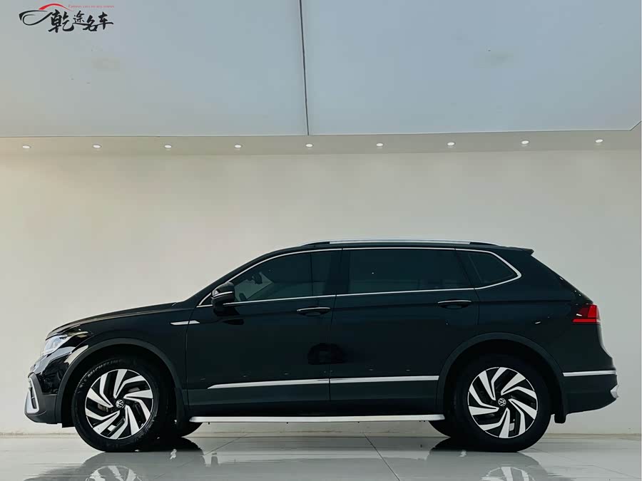 Volkswagen Tiguan L 2021 car image #5