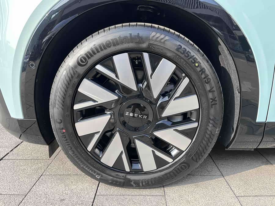 极氪 极氪MIX 2024 汽车图片 #5