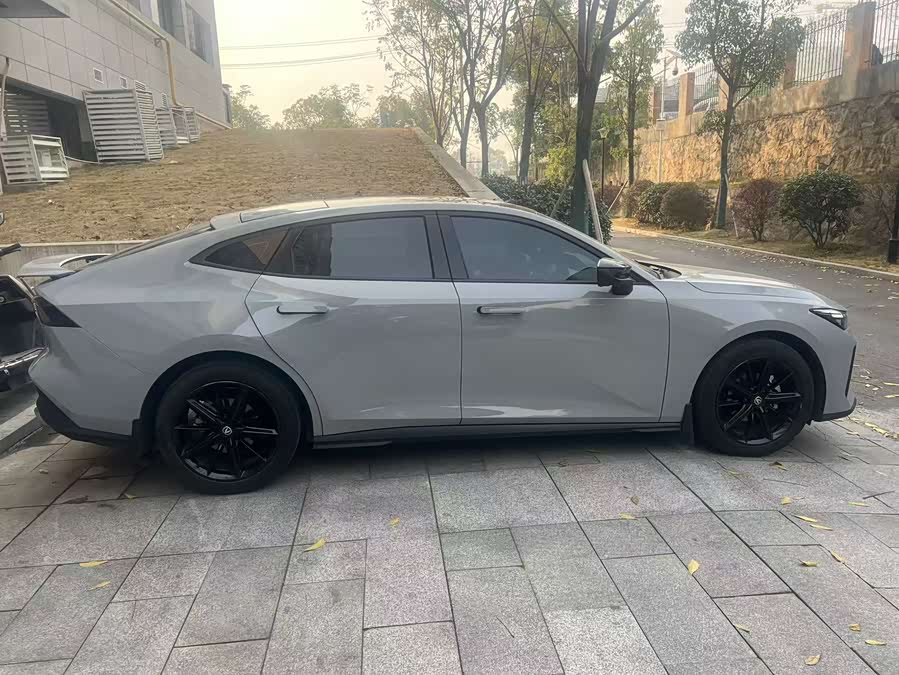 Changan UNI-V 2022 #5 Changan UNI-V 2022 car image #5