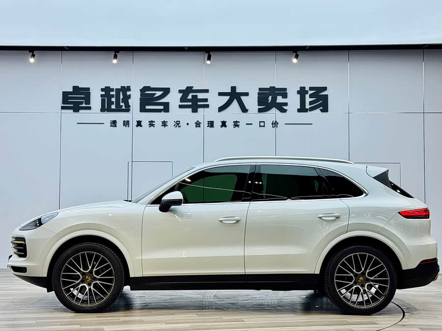 2019 car image #5