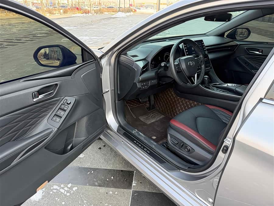 Toyota Avalon 2021 car image #5