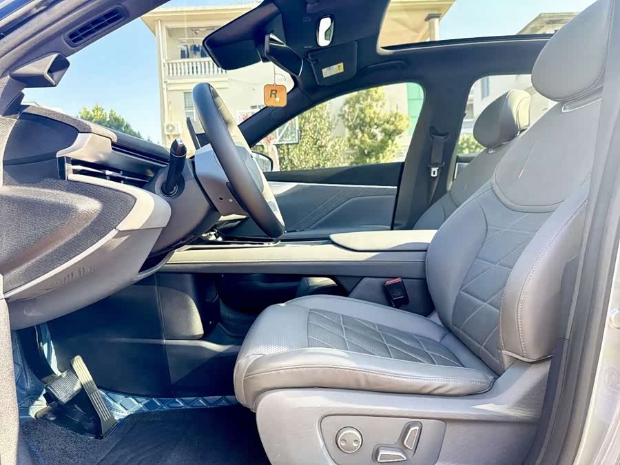 Deepal S05 2024 car image #5