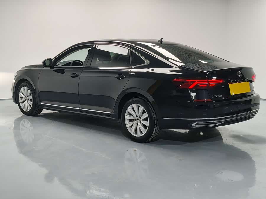 Volkswagen Passat 2019 car image #5