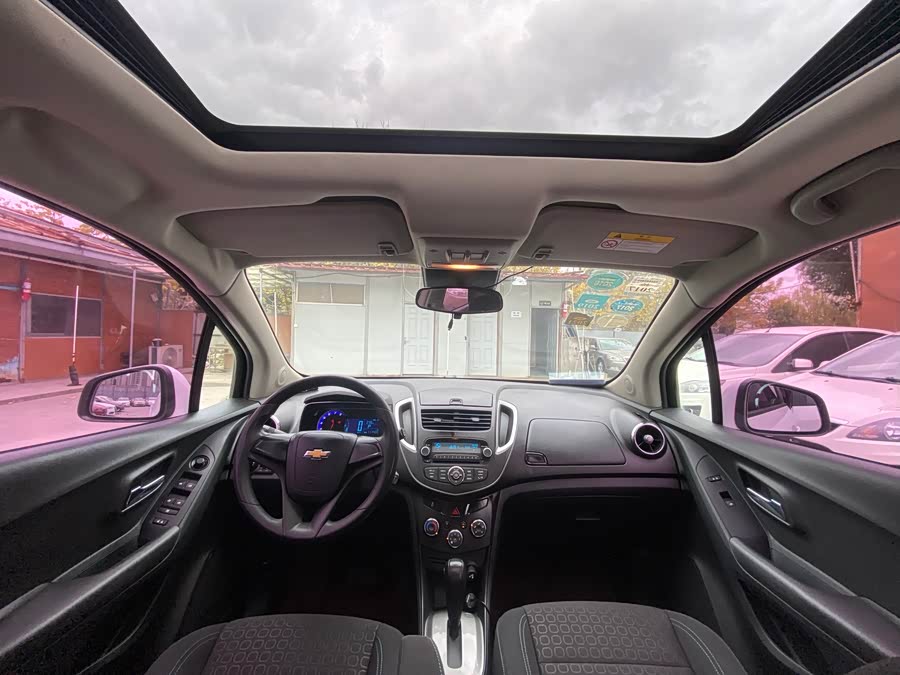 Chevrolet Tracker 2015 car image #5