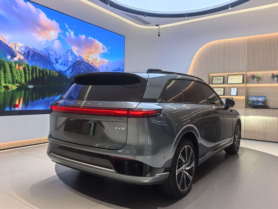 Xpeng G9 2023 car image #5