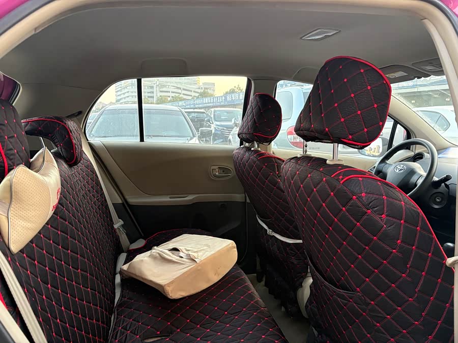 Toyota Yaris 2010 car image #5