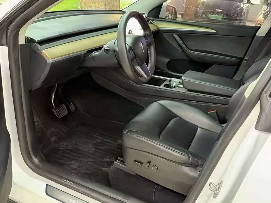 Tesla Model Y 2022 car image #5